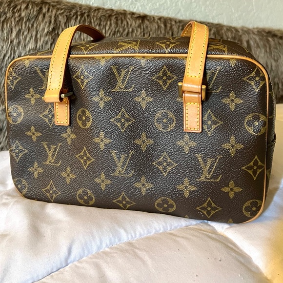 🔥PRICE REDUCED🔥 ✅PRICE FIRM✅AUTHENTIC Louis Vuitton Monogram Cite MM Bag - Picture 5 of 17